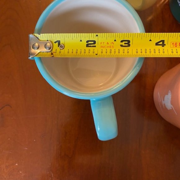 Set of 4 ceramic Tommy Bahama Mugs - Picture 9 of 10